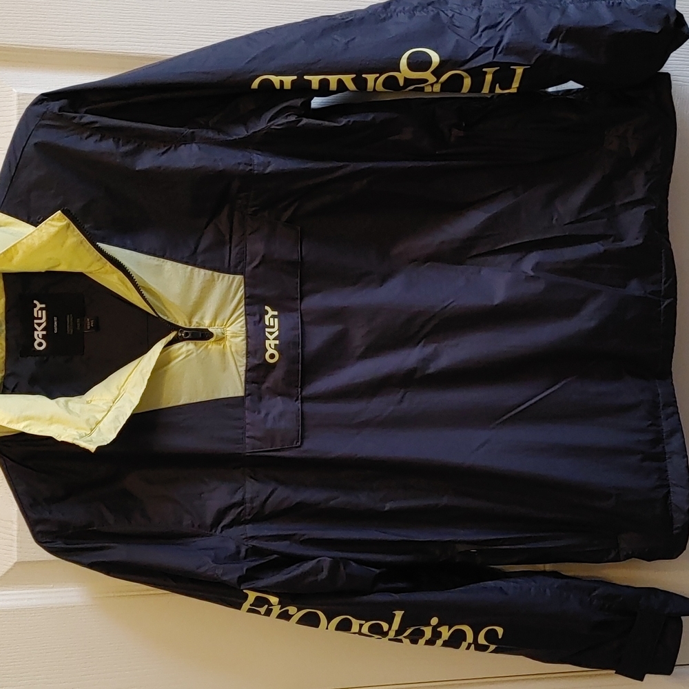 Men's Oakley Pull Over Nylon Jacket Size Medium